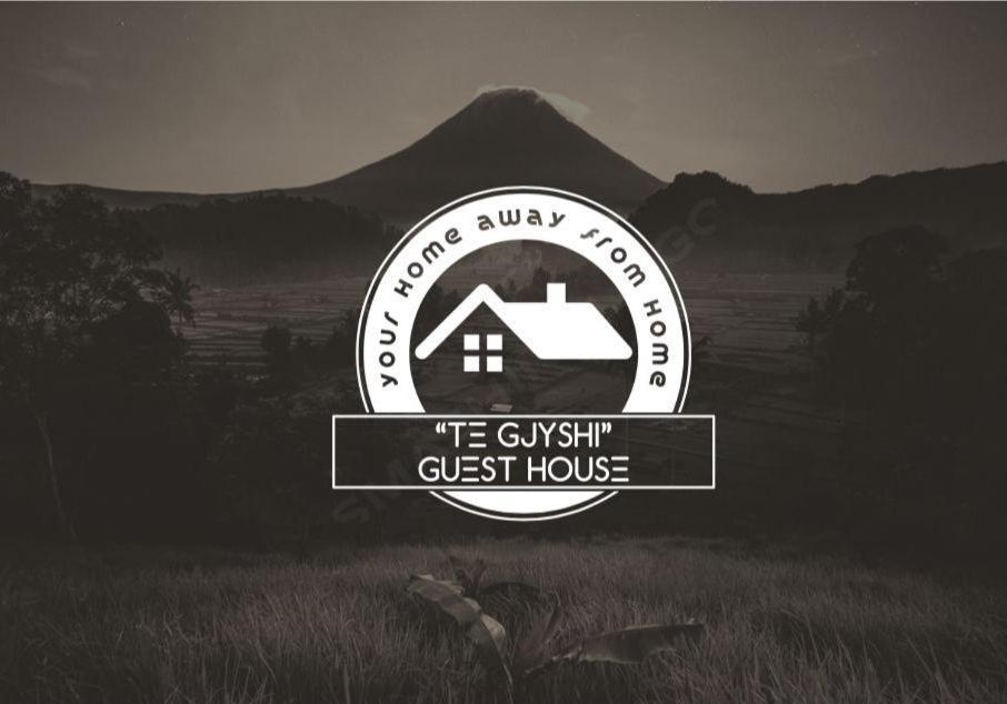 Te Gjyshi * Permet